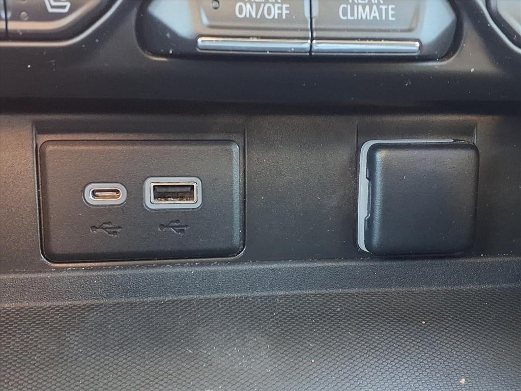 used 2022 GMC Yukon car, priced at $39,495