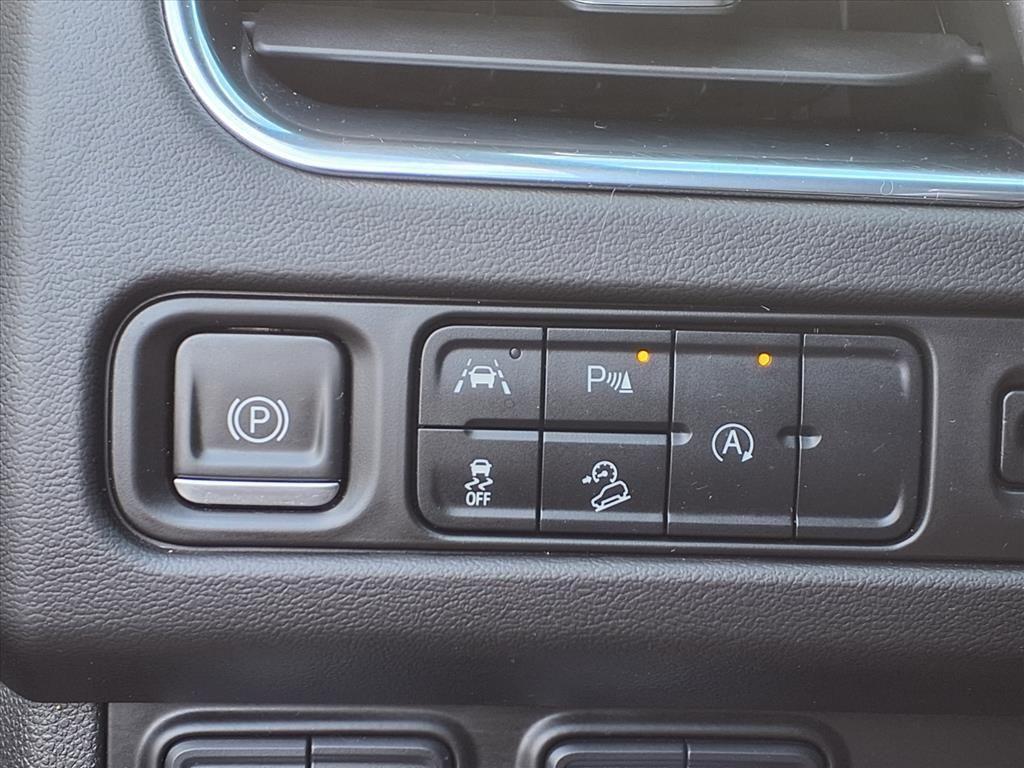 used 2023 GMC Yukon car, priced at $43,594