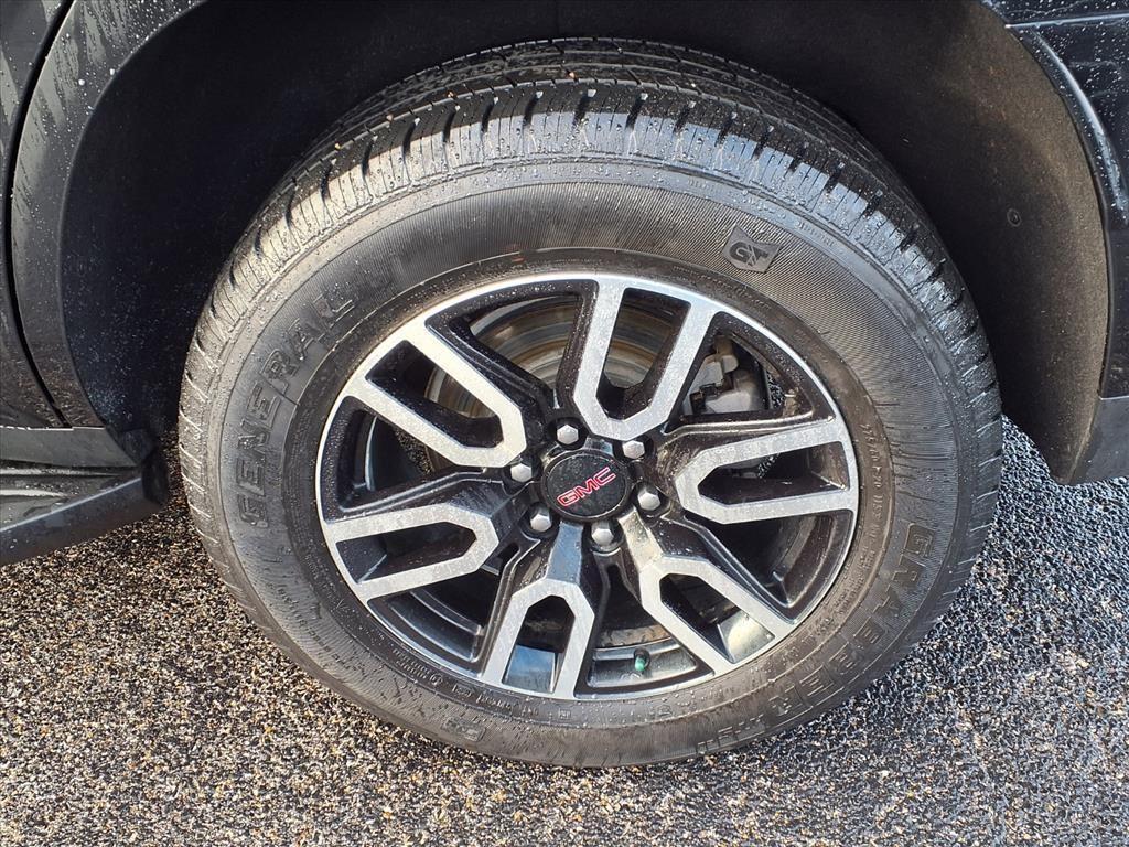 used 2023 GMC Yukon car, priced at $43,594