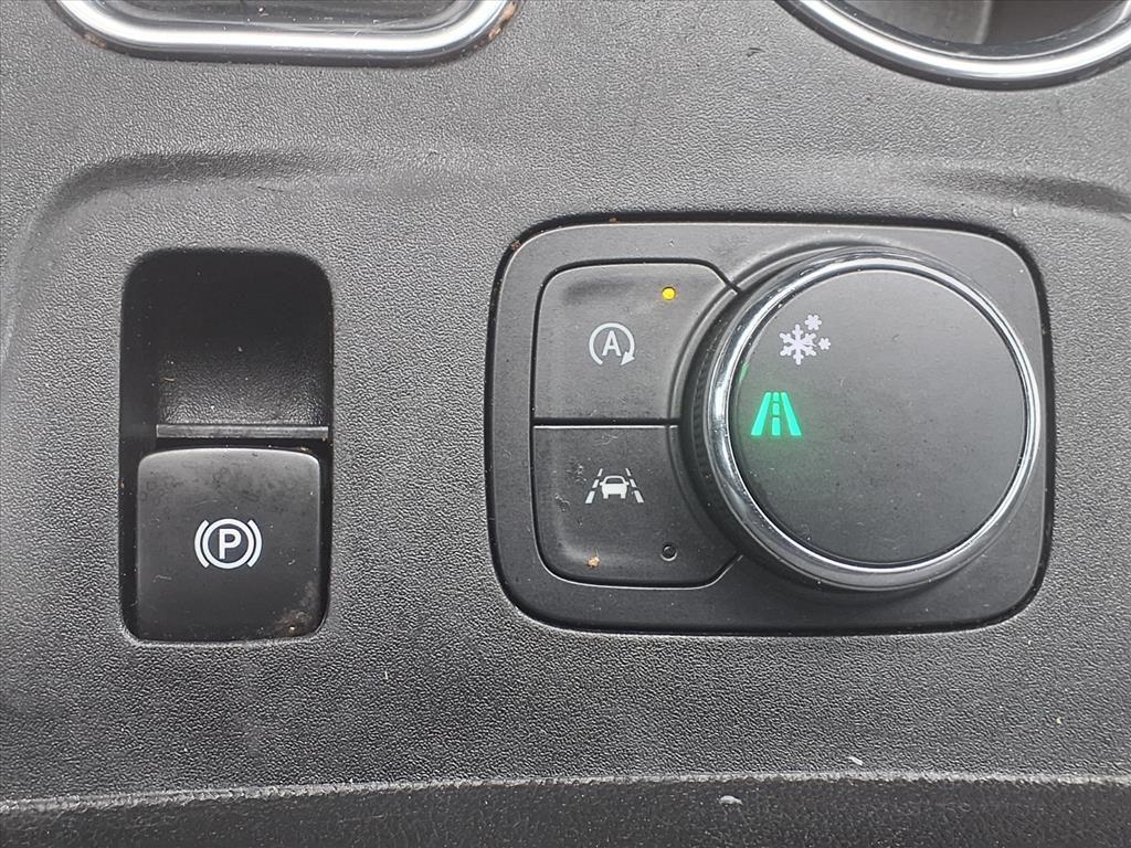 used 2023 Chevrolet Traverse car, priced at $22,991