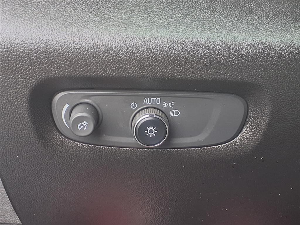 used 2023 Chevrolet Traverse car, priced at $22,991