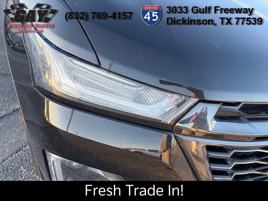 used 2023 Chevrolet Traverse car, priced at $31,991