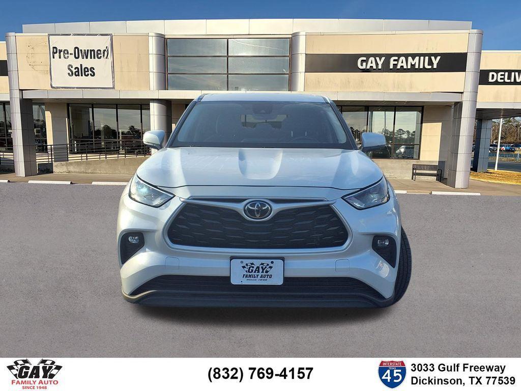 used 2024 Toyota Highlander car, priced at $26,216
