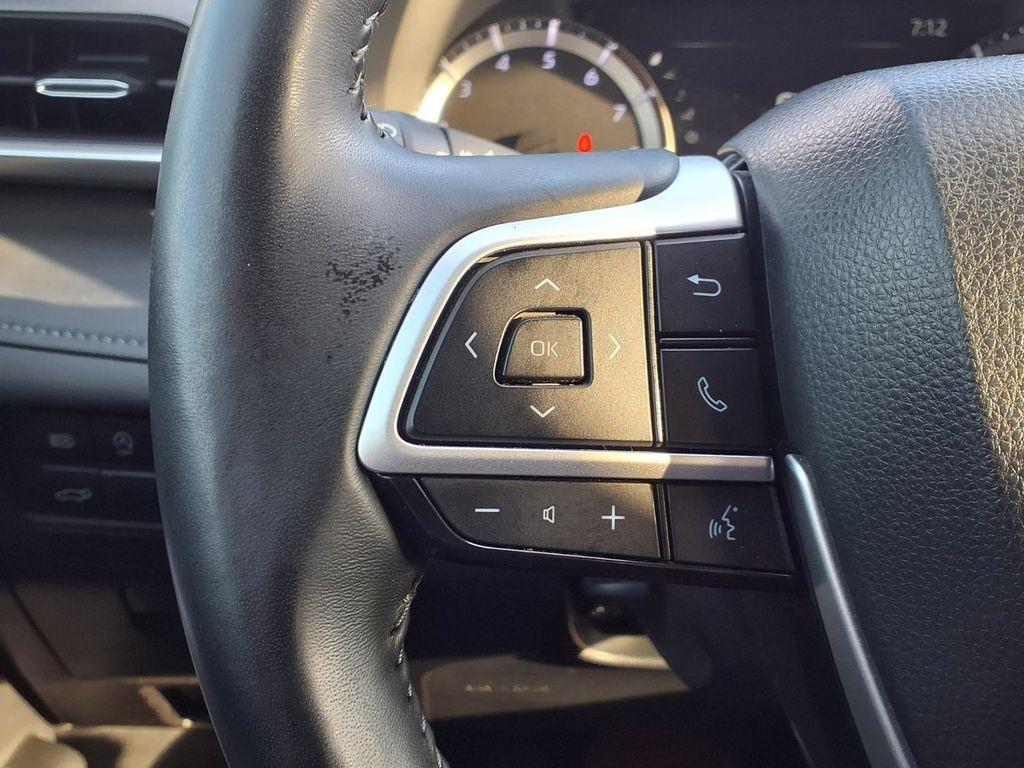 used 2024 Toyota Highlander car, priced at $26,216