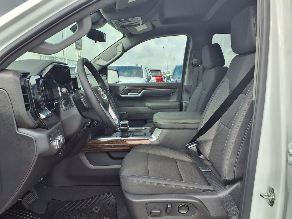 new 2026 GMC Sierra 1500 car, priced at $51,220