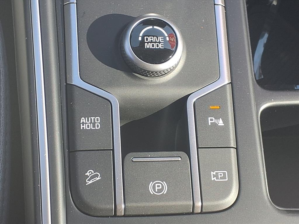 new 2026 Kia Sorento Hybrid car, priced at $40,518