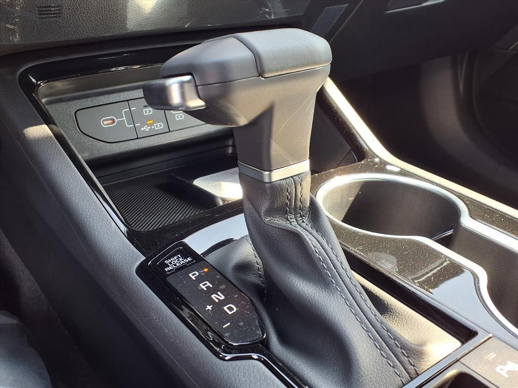 new 2026 Kia K5 car, priced at $30,932