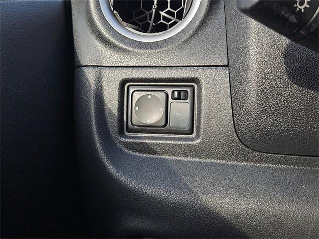 used 2015 Nissan Versa Note car, priced at $10,999