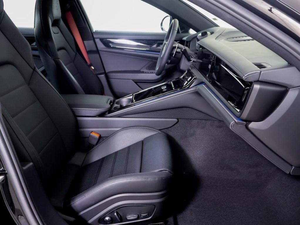 new 2025 Porsche Panamera car, priced at $129,405
