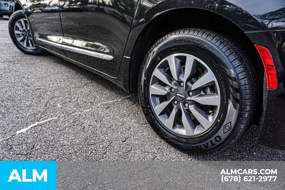 used 2023 Chrysler Pacifica Hybrid car, priced at $24,420