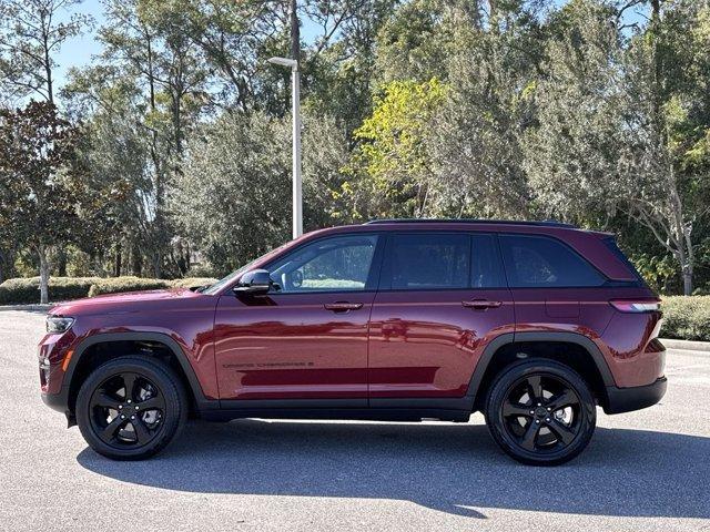 used 2024 Jeep Grand Cherokee car, priced at $32,000