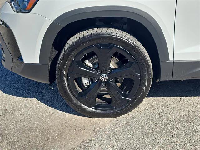new 2026 Volkswagen Taos car, priced at $33,367
