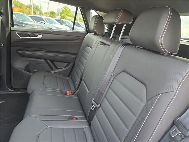 new 2026 Volkswagen Atlas Cross Sport car, priced at $45,981