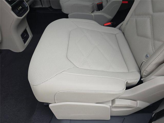 new 2026 Volkswagen Atlas car, priced at $43,585