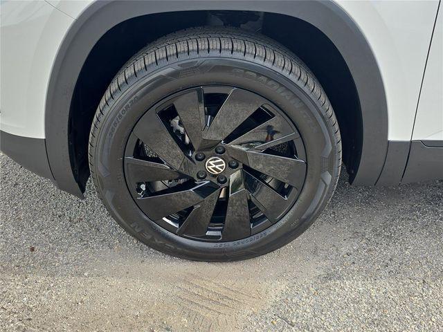 new 2026 Volkswagen Atlas car, priced at $43,585