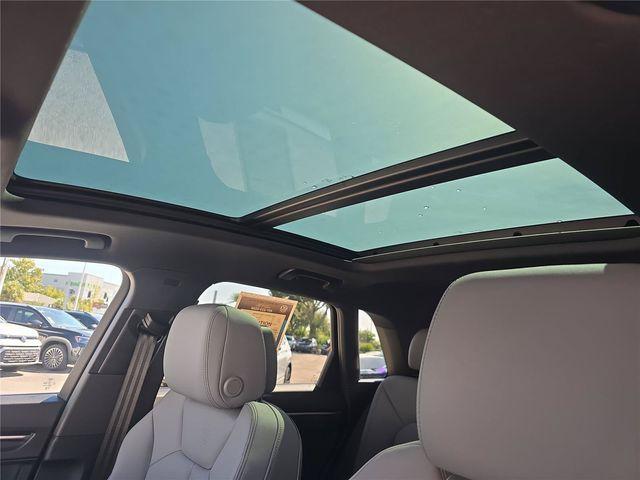 Audi Q3 view 23