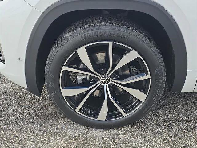 new 2026 Volkswagen Atlas Cross Sport car, priced at $50,506