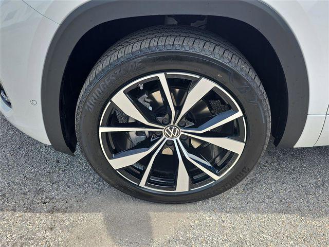 new 2026 Volkswagen Atlas car, priced at $52,737