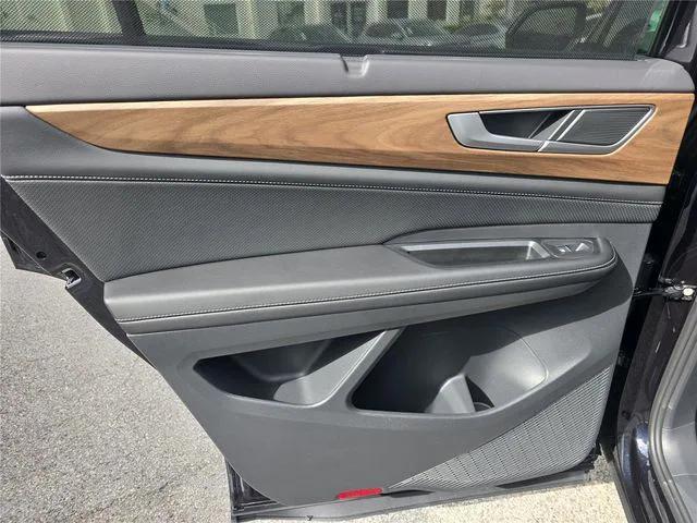 new 2026 Volkswagen Atlas car, priced at $42,550