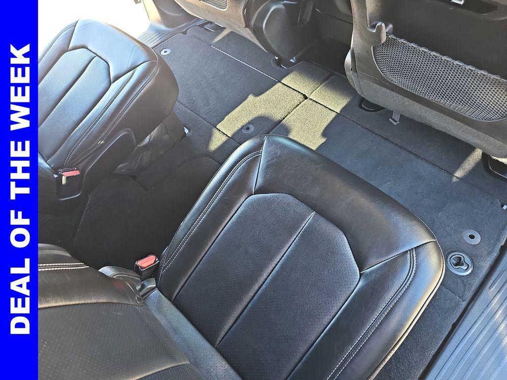 used 2025 Chrysler Pacifica car, priced at $29,319