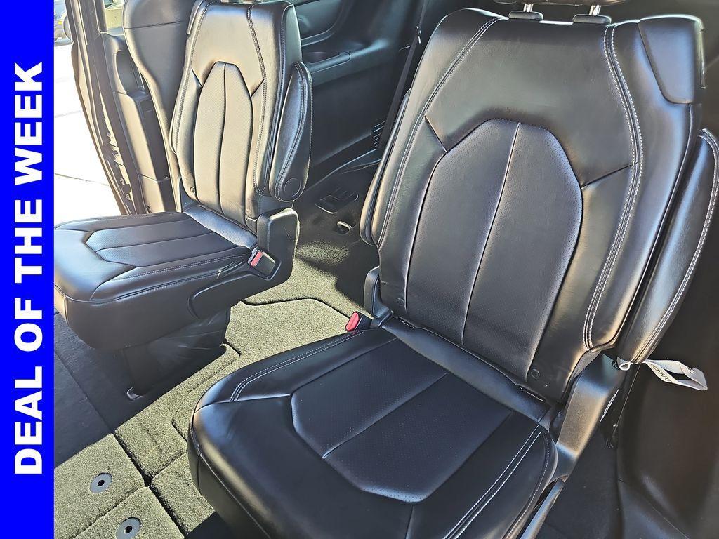 used 2025 Chrysler Pacifica car, priced at $29,319
