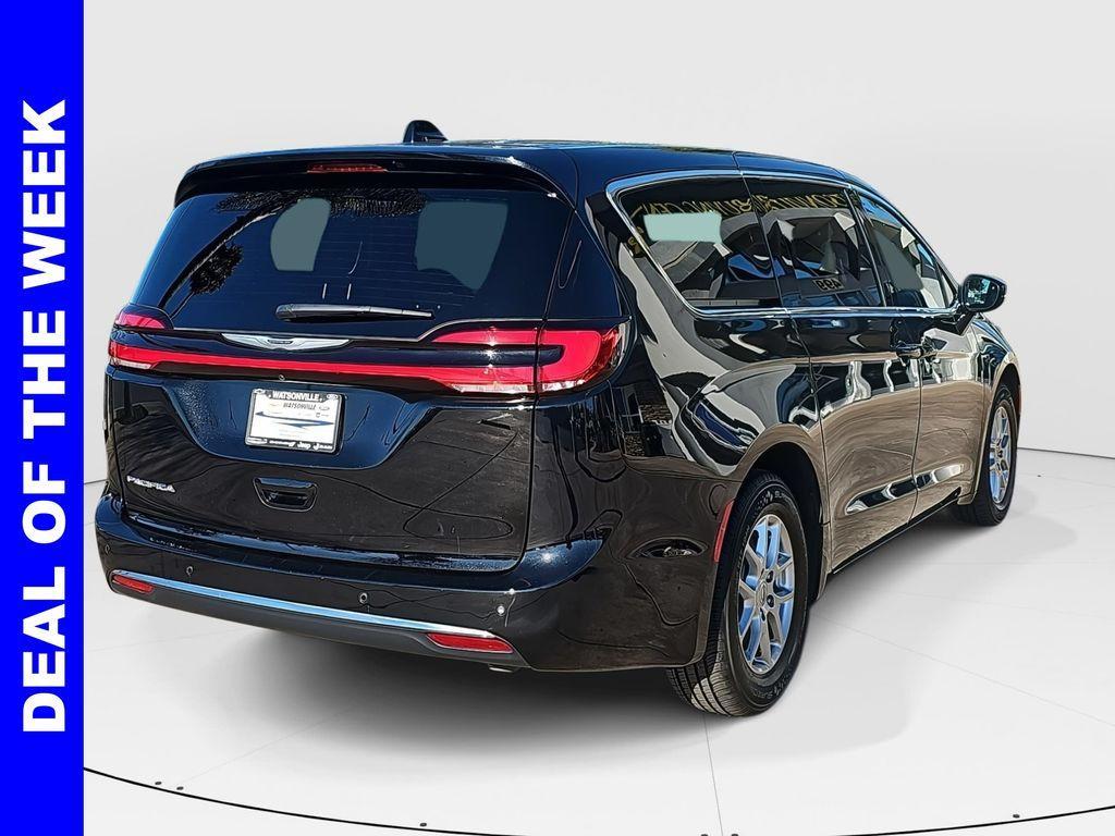 used 2025 Chrysler Pacifica car, priced at $29,319