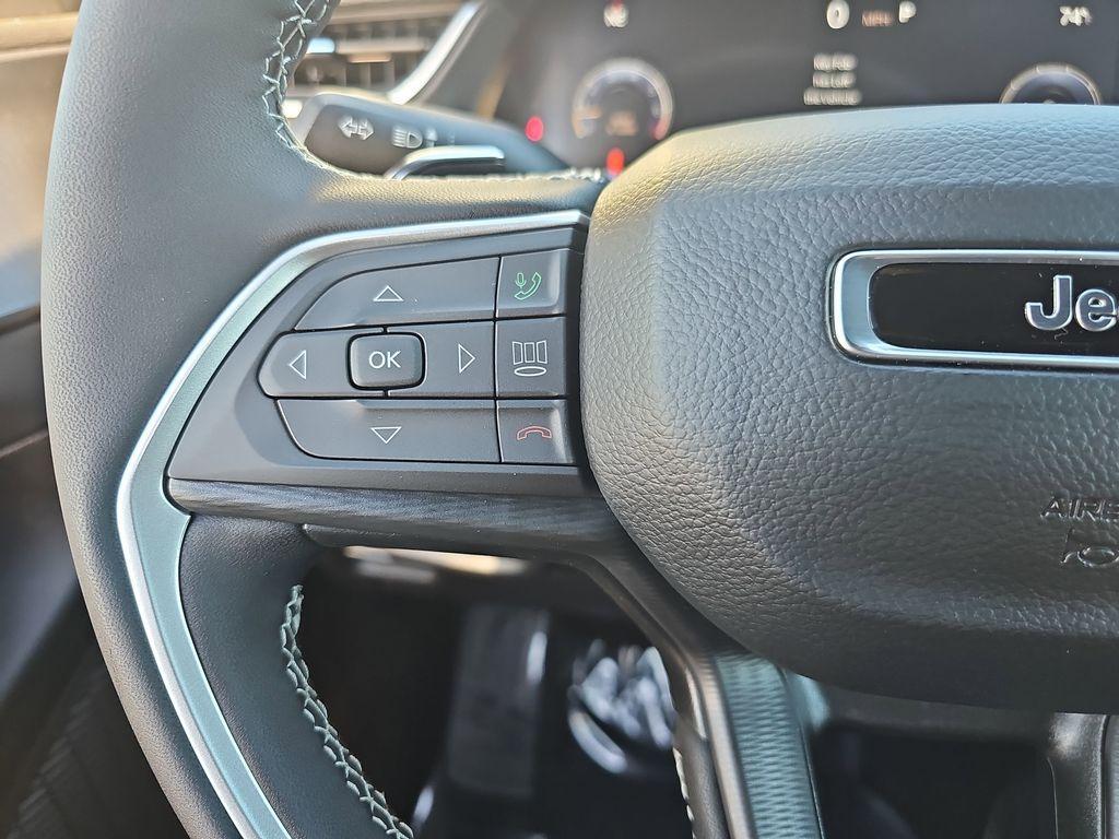 new 2025 Jeep Grand Cherokee car, priced at $41,749