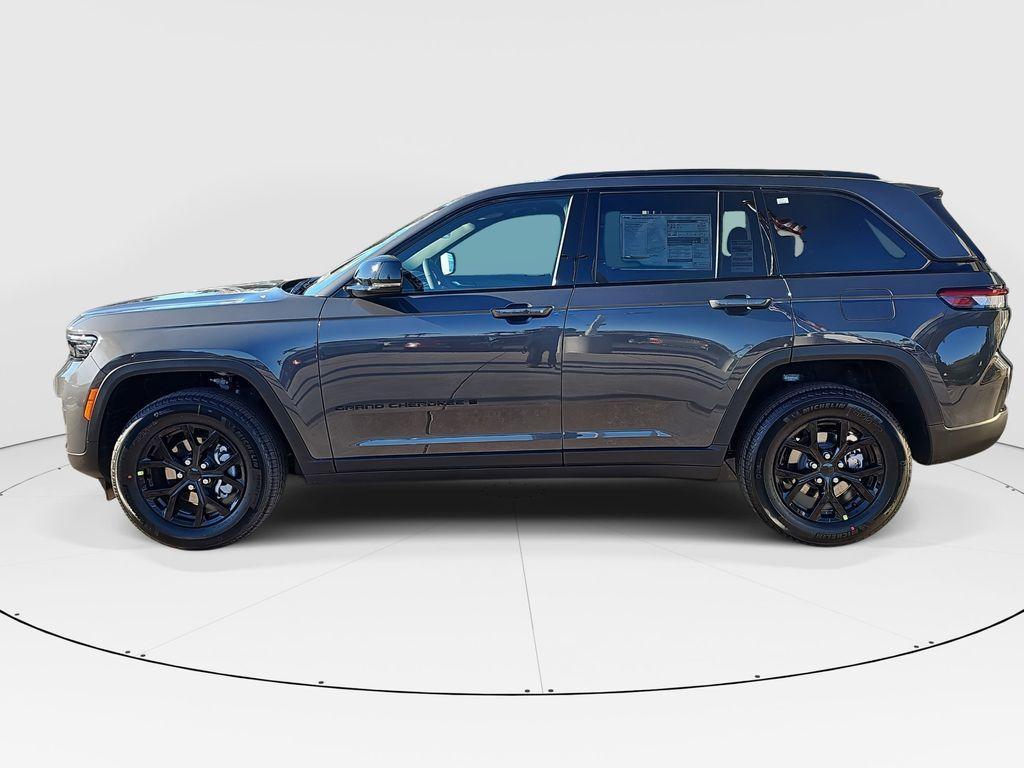 new 2025 Jeep Grand Cherokee car, priced at $41,749