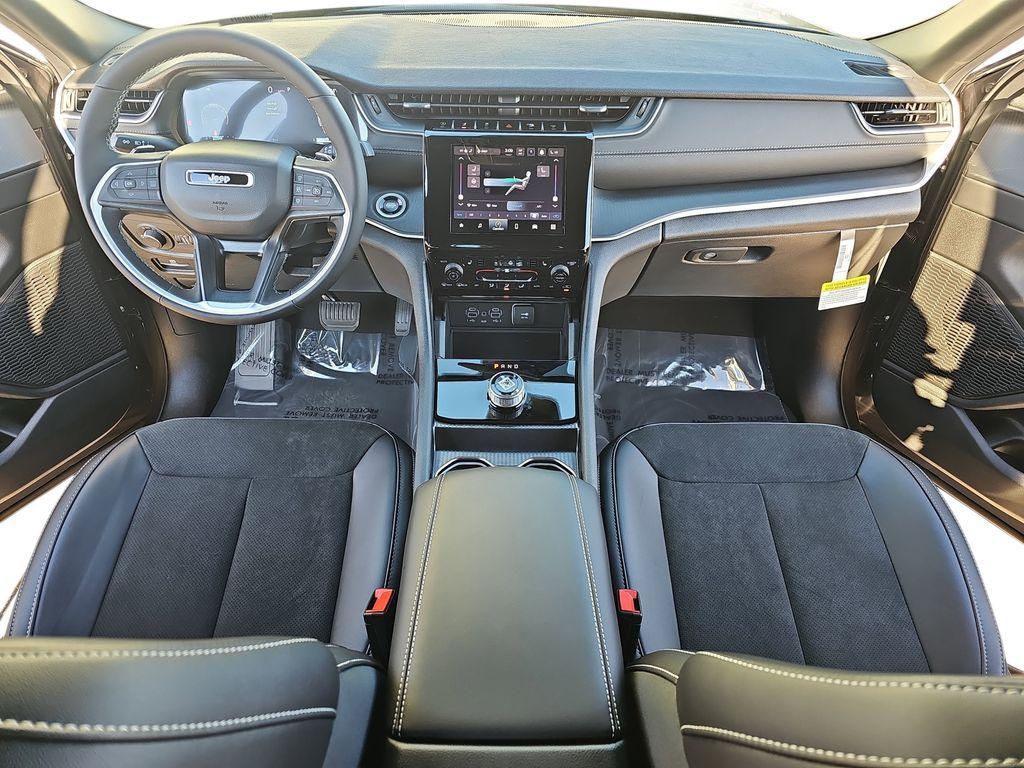 new 2025 Jeep Grand Cherokee car, priced at $41,749