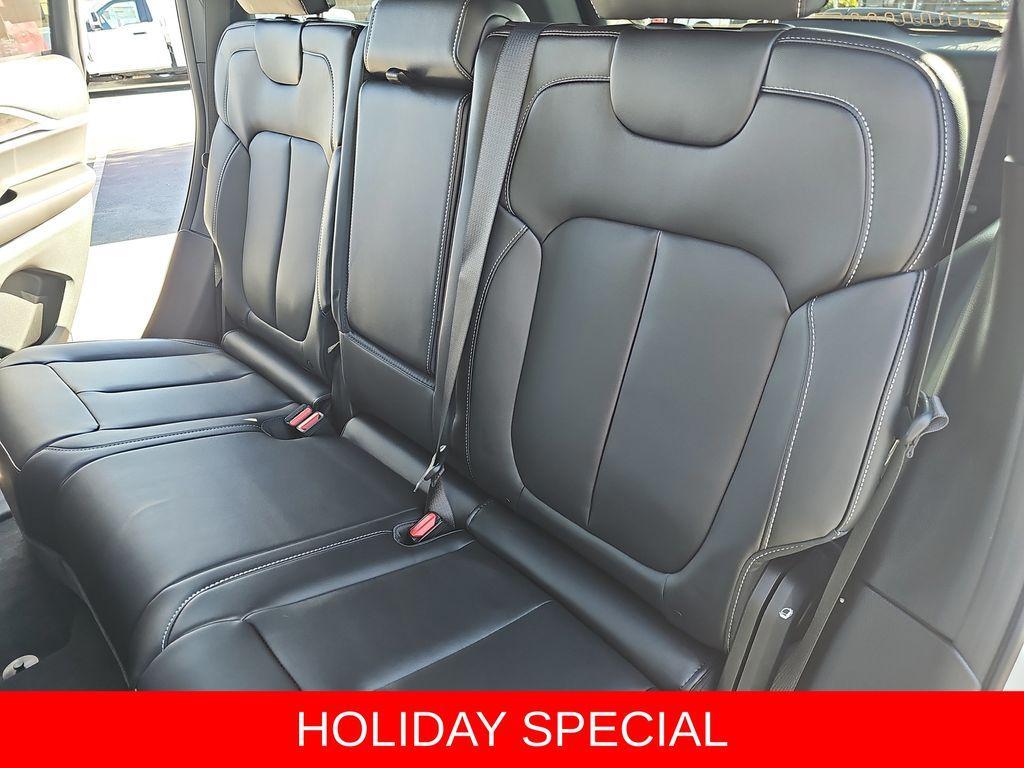 new 2025 Jeep Grand Cherokee car, priced at $47,736