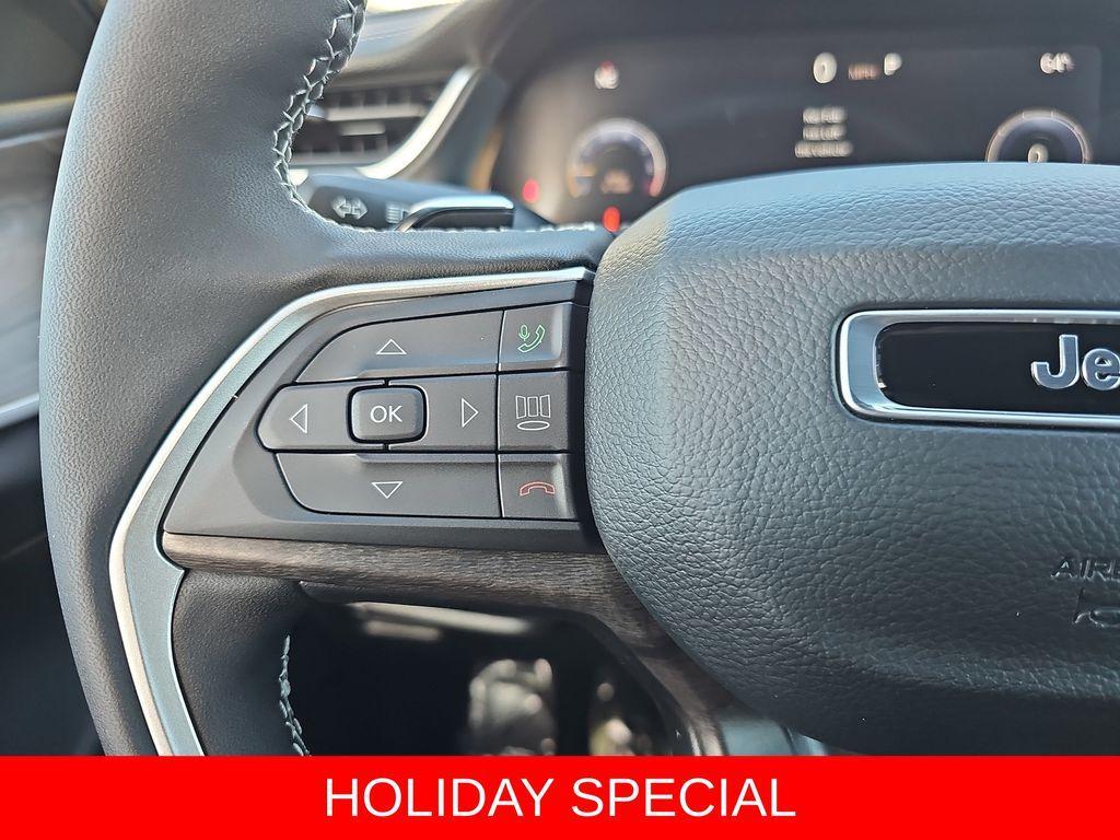 new 2025 Jeep Grand Cherokee car, priced at $47,736