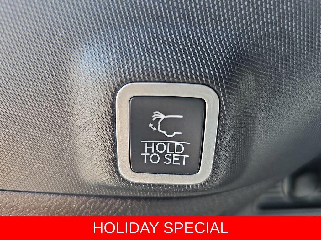 new 2025 Jeep Grand Cherokee car, priced at $47,736