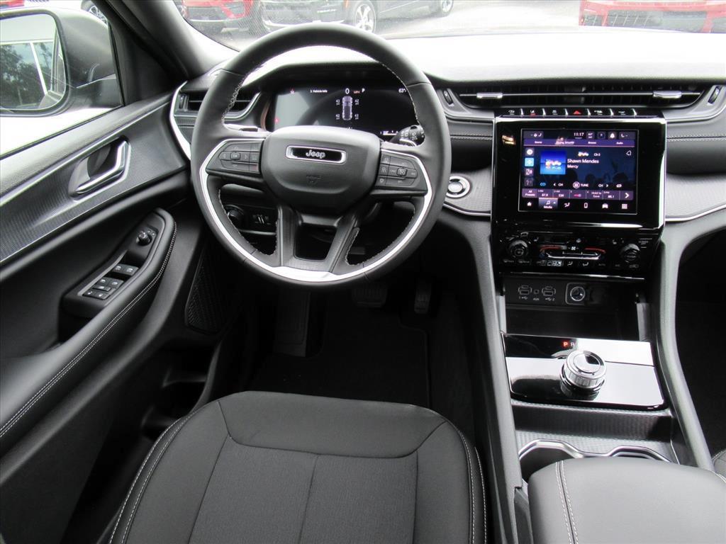 new 2025 Jeep Grand Cherokee car, priced at $31,231