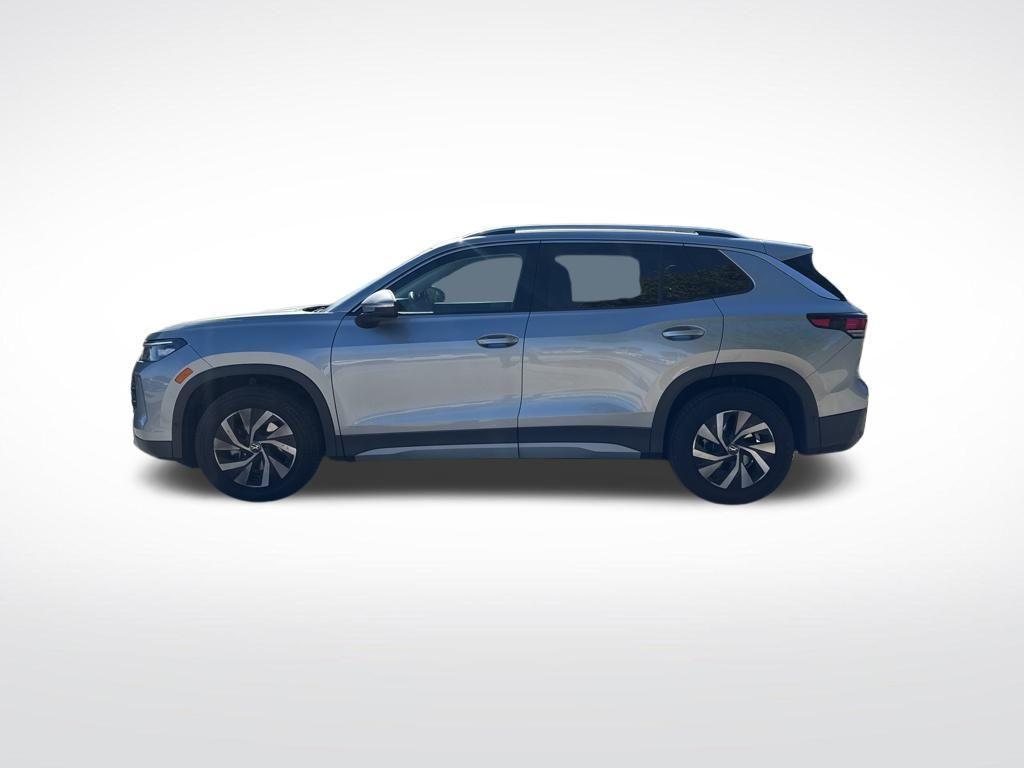 used 2025 Volkswagen Tiguan car, priced at $25,995