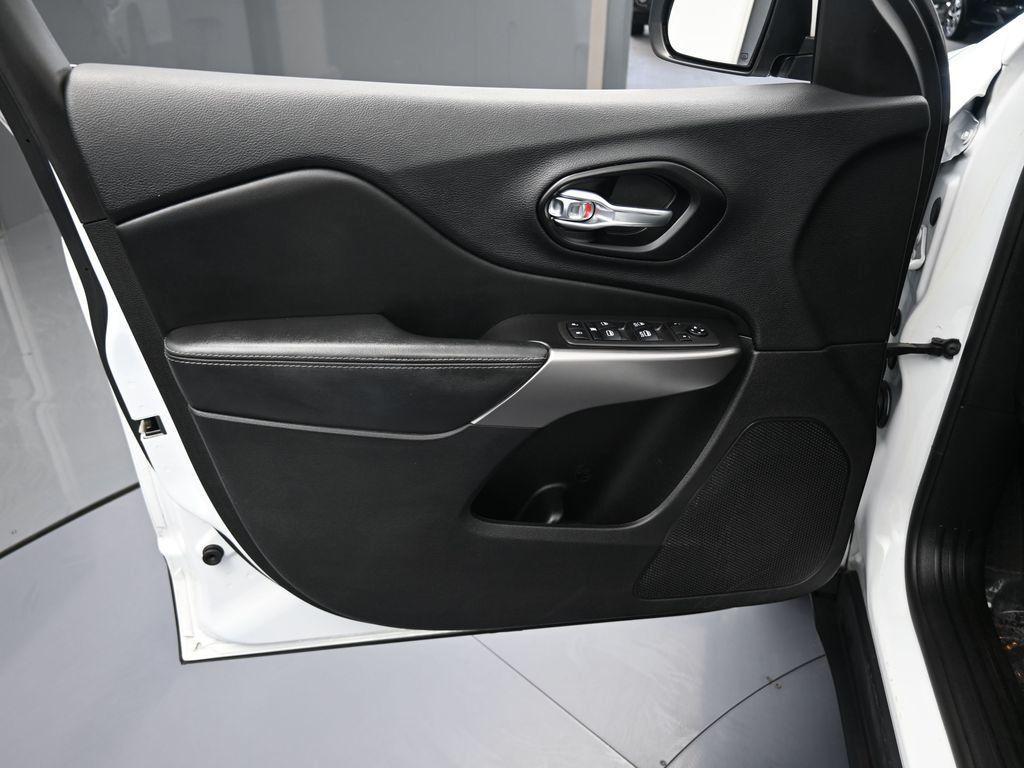 used 2021 Jeep Cherokee car, priced at $17,385