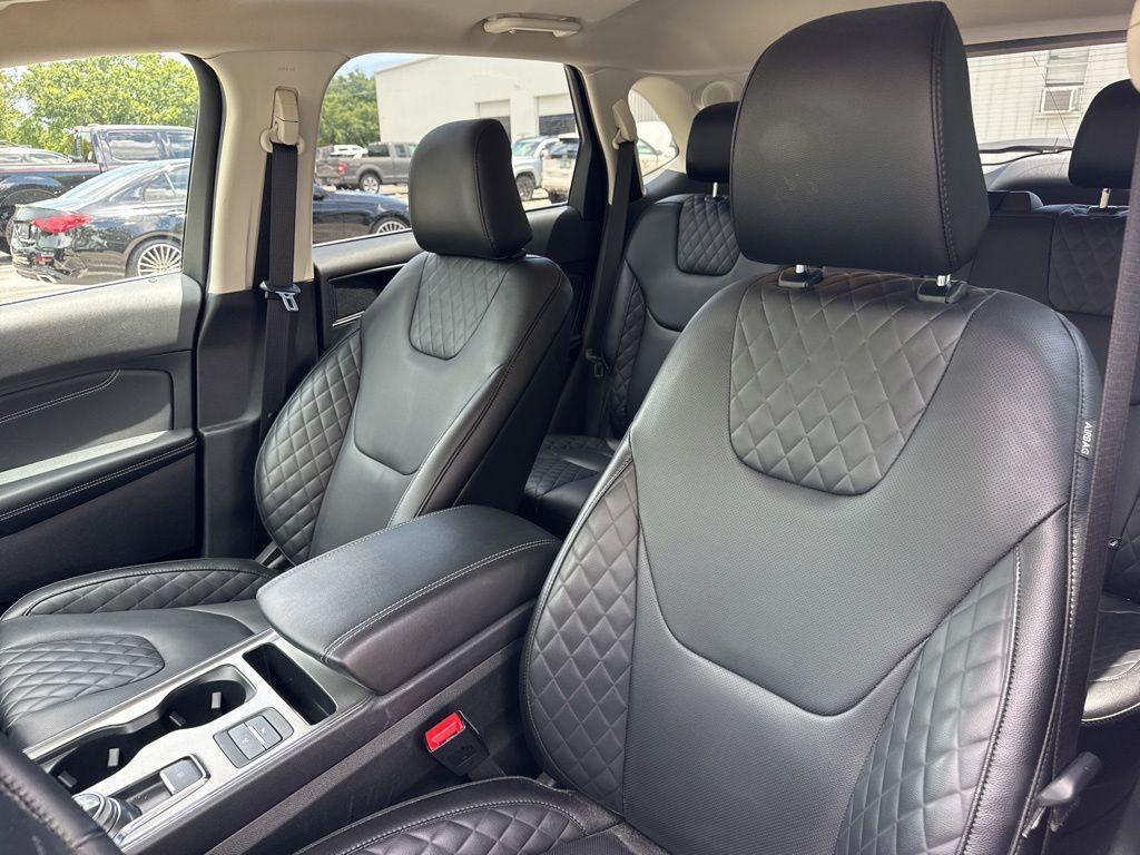 used 2024 Ford Edge car, priced at $29,997