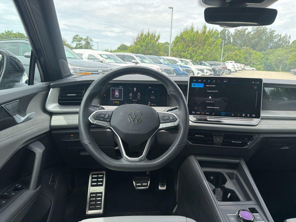 used 2025 Volkswagen Tiguan car, priced at $33,651
