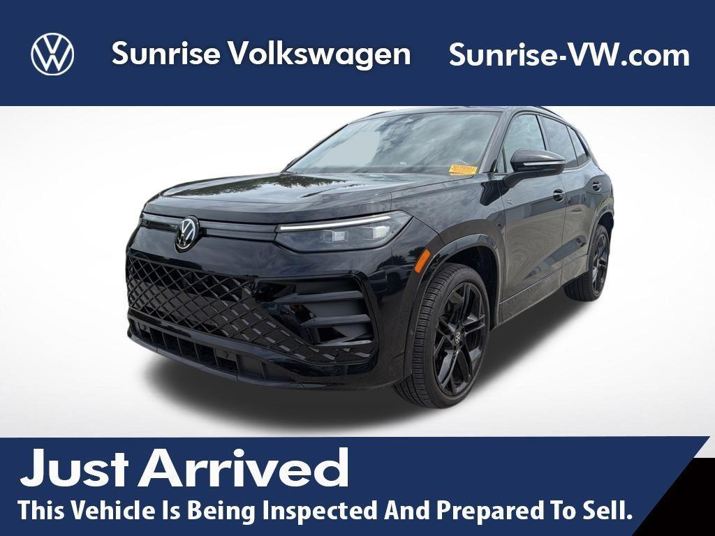used 2025 Volkswagen Tiguan car, priced at $34,267