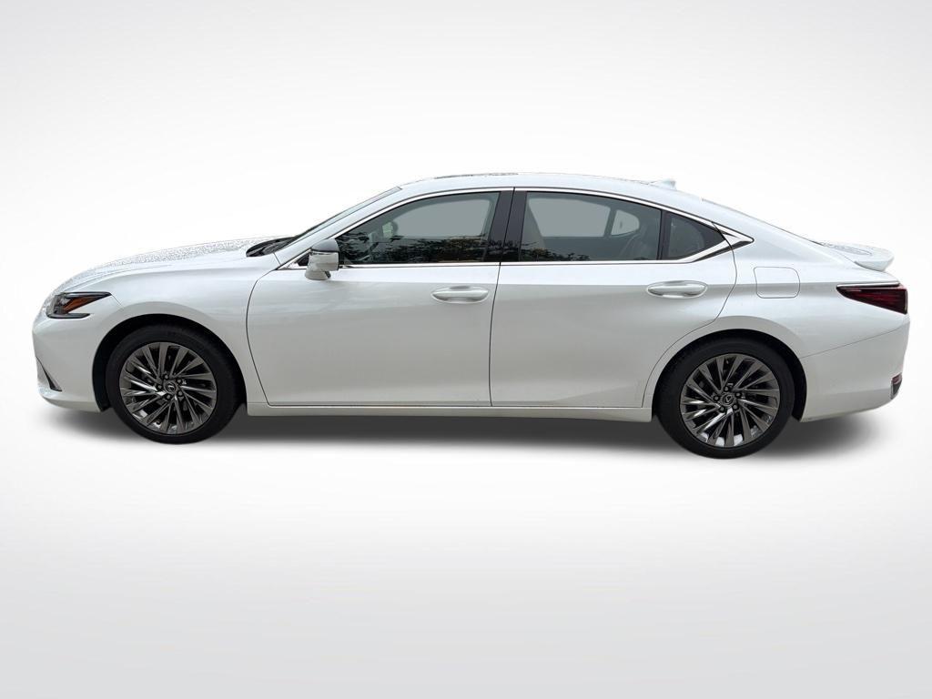 used 2024 Lexus ES 300h car, priced at $47,235