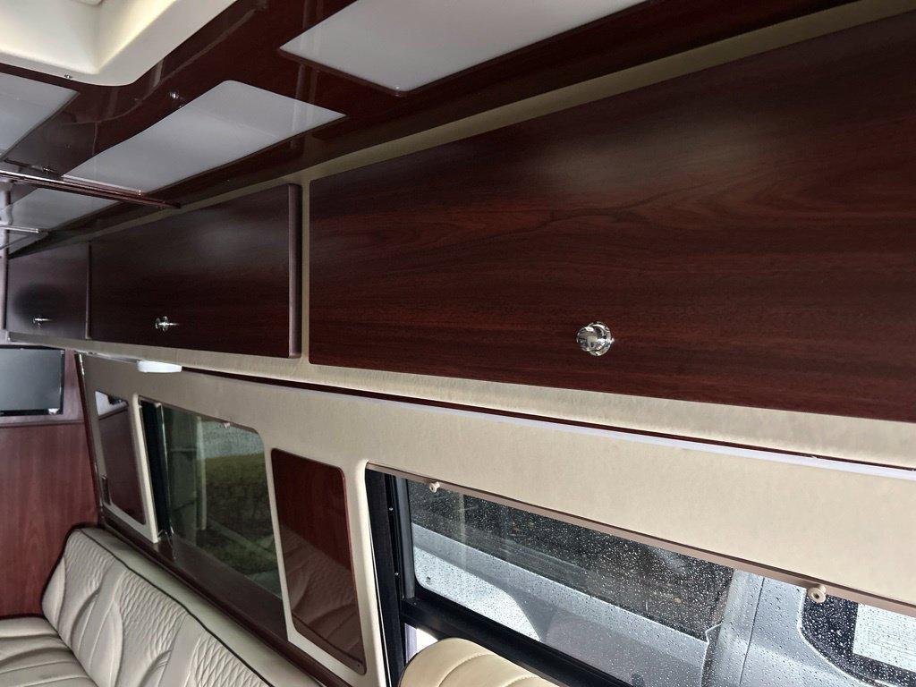 Mercedes-Benz Sprinter view 16