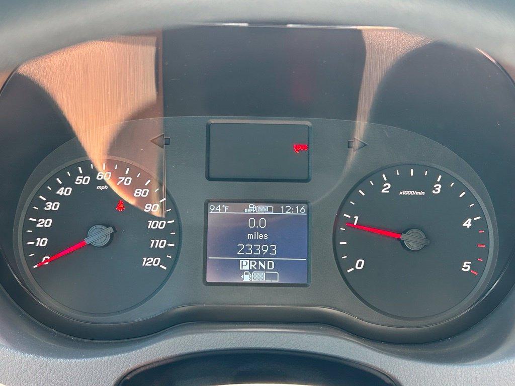 Mercedes-Benz Sprinter view 9