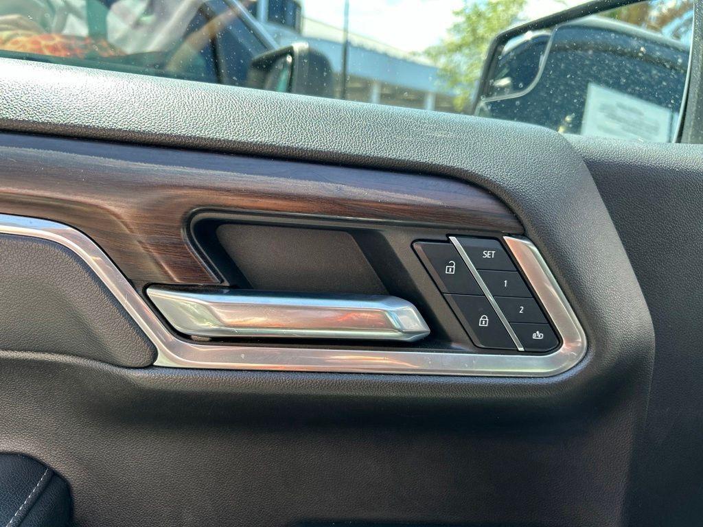 used 2024 GMC Sierra 1500 car, priced at $39,997