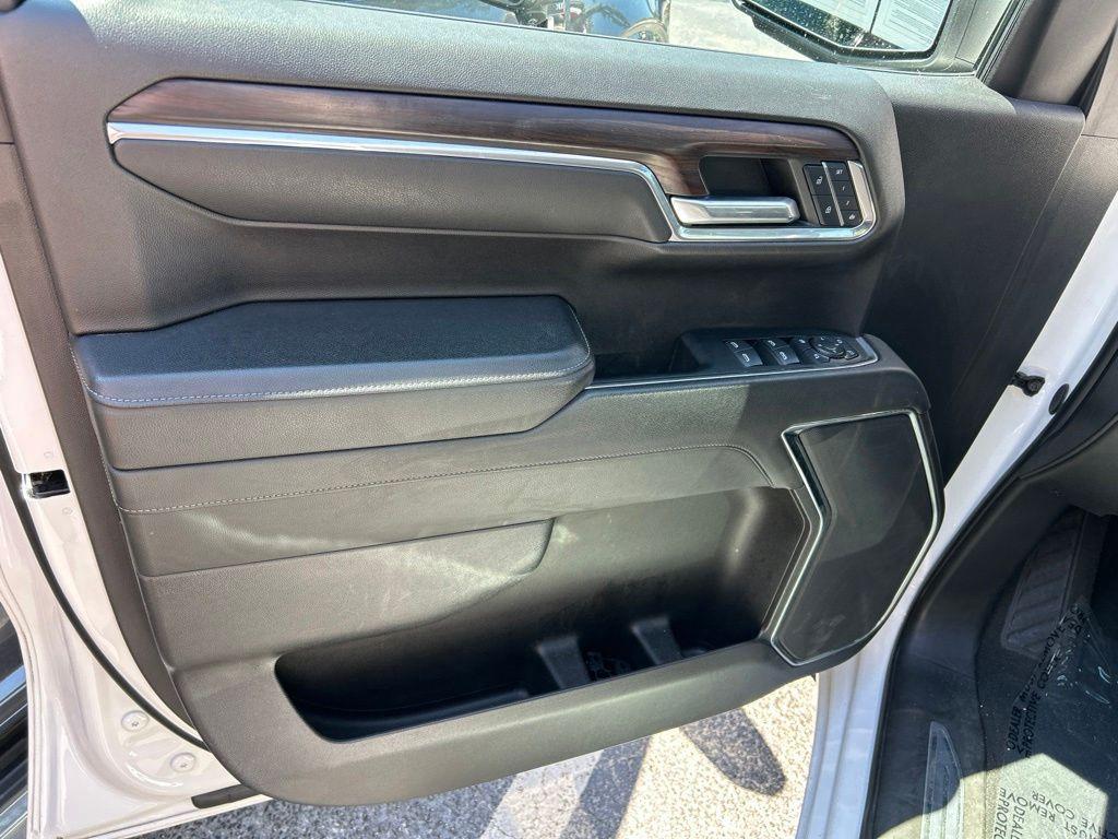 used 2024 GMC Sierra 1500 car, priced at $39,997
