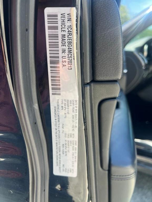 used 2021 Jeep Grand Cherokee car, priced at $22,997