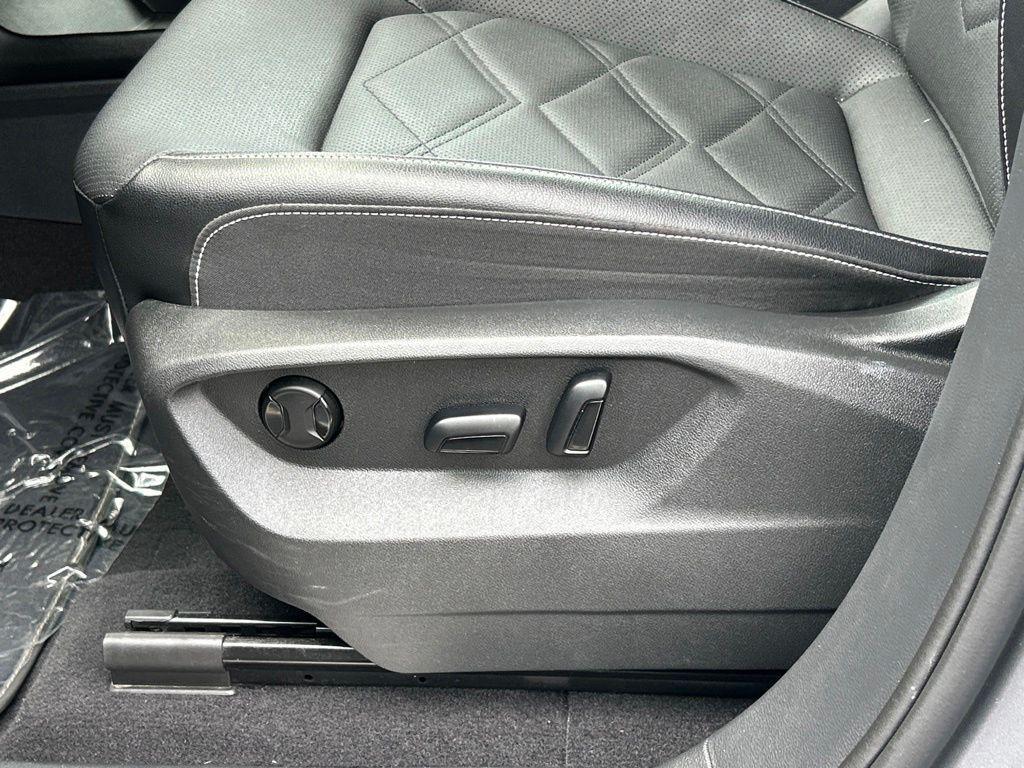 used 2024 Volkswagen Atlas car, priced at $27,447
