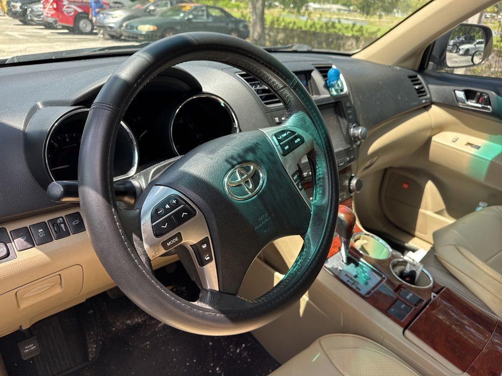 used 2012 Toyota Highlander car, priced at $9,997