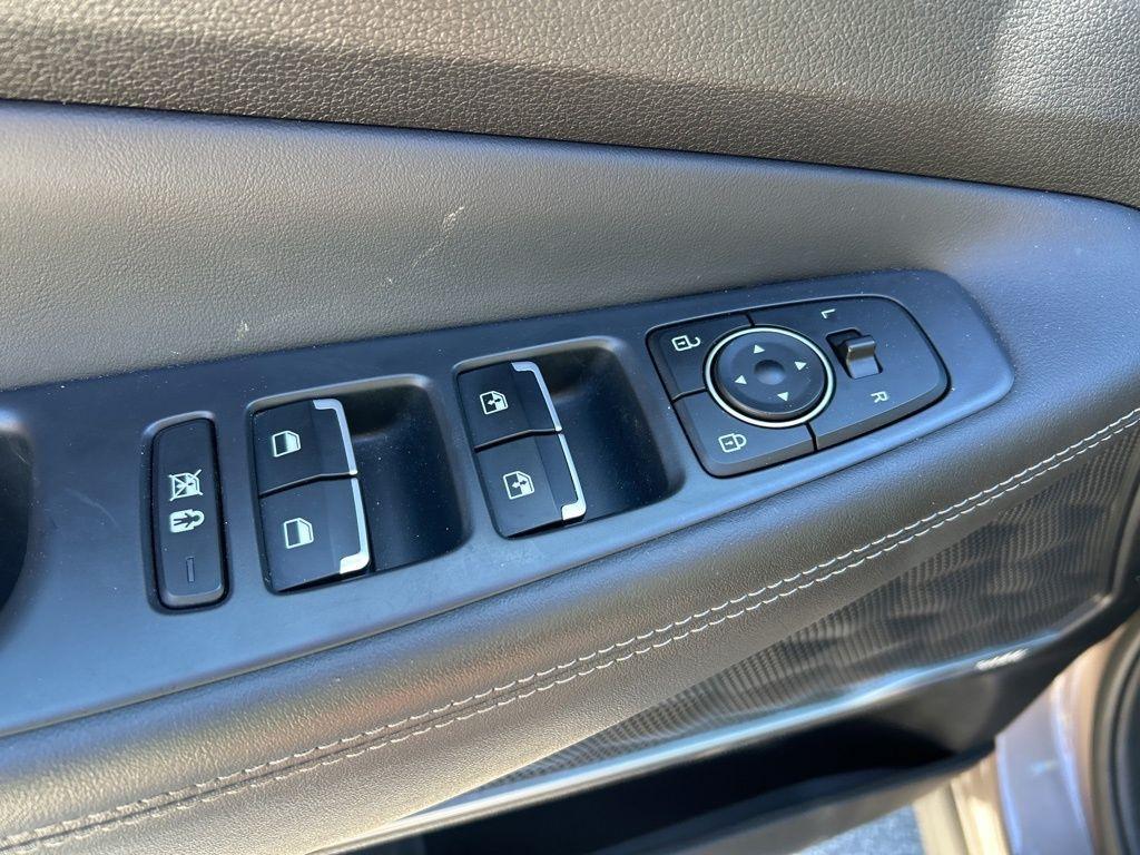 used 2020 Hyundai Santa Fe car, priced at $16,495