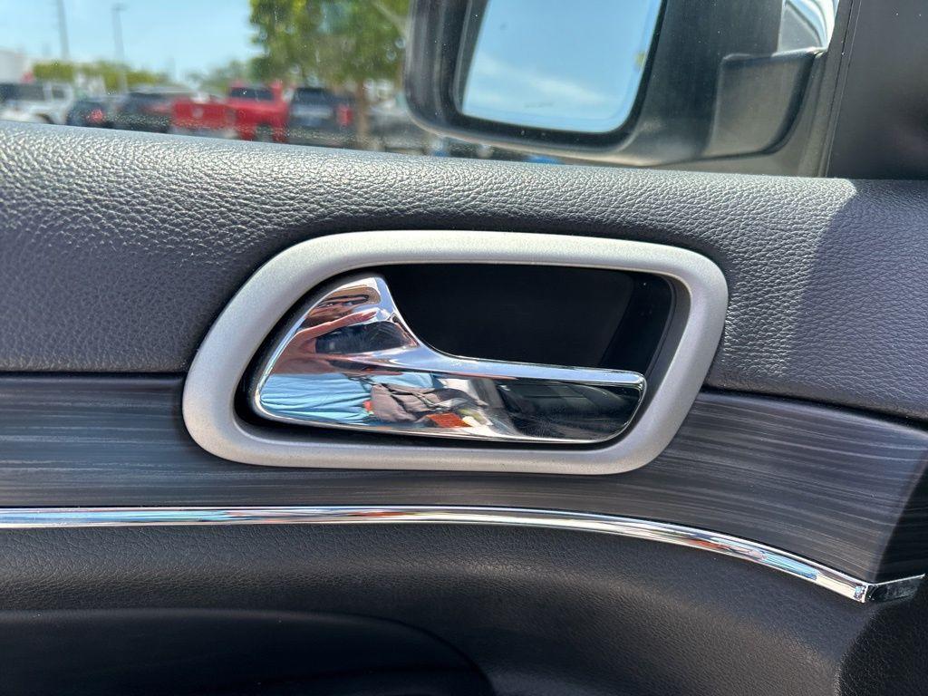 used 2022 Jeep Grand Cherokee WK car, priced at $19,998