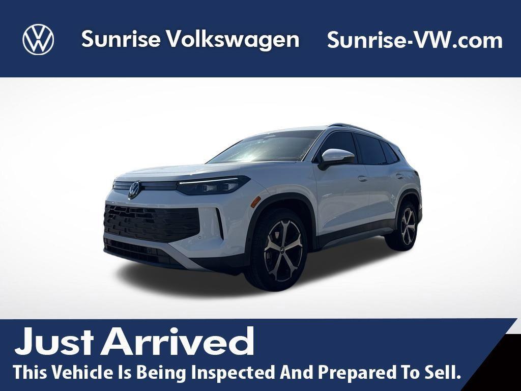 used 2025 Volkswagen Tiguan car, priced at $28,495