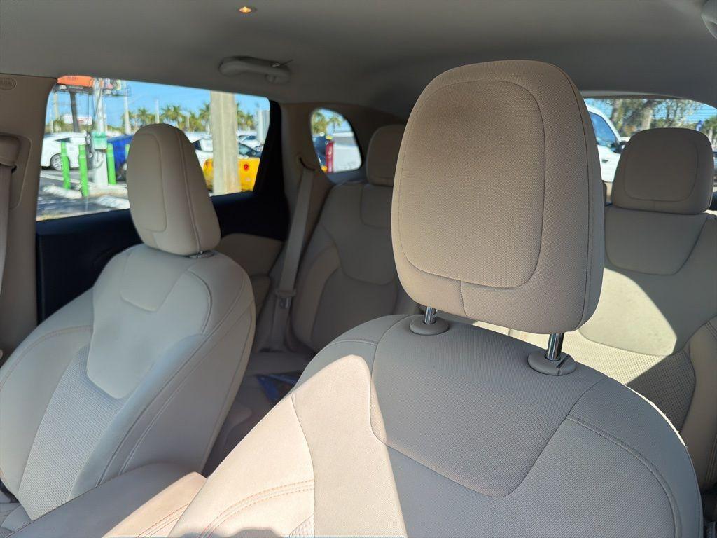 used 2020 Jeep Cherokee car, priced at $15,898